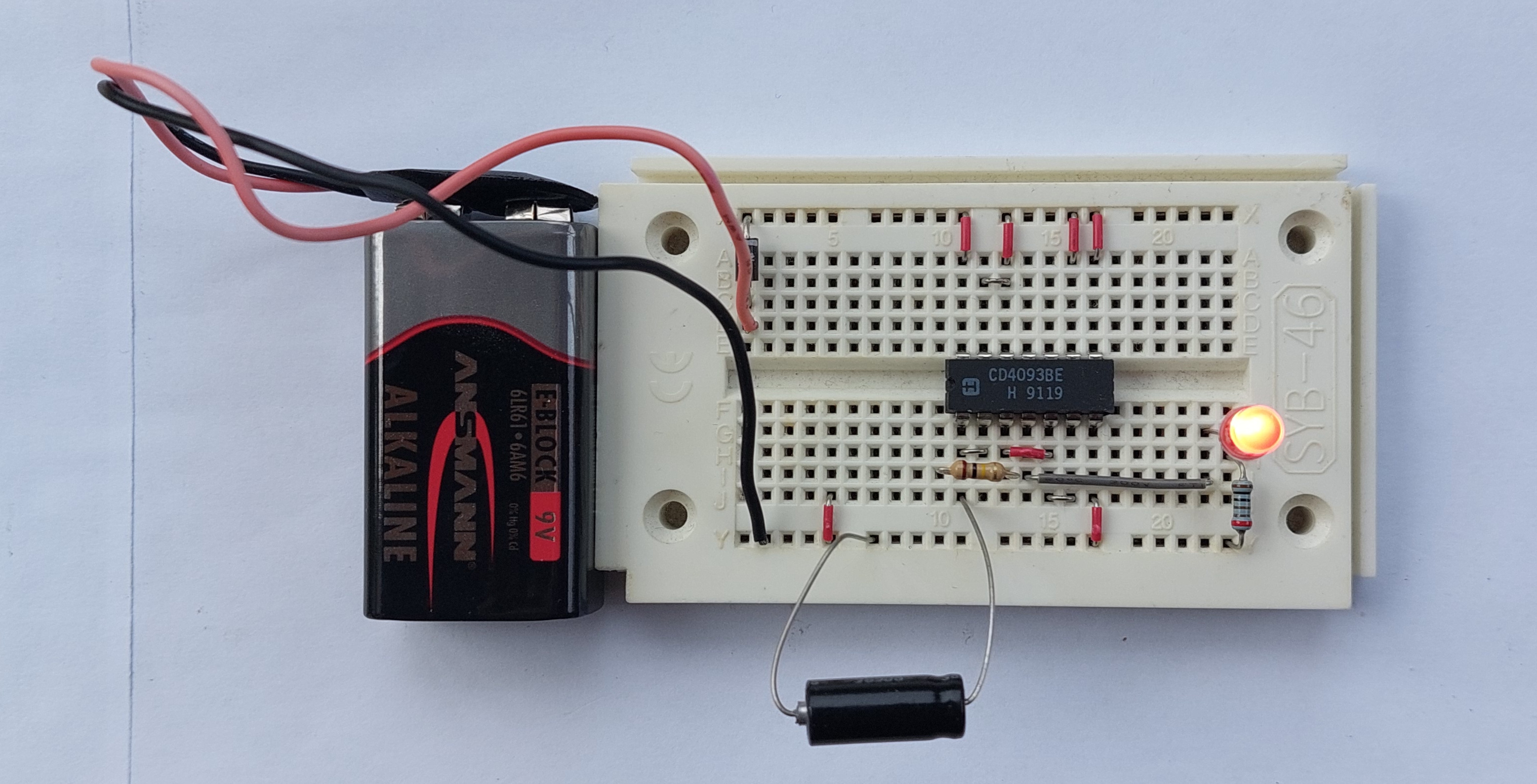 Oszillator mit CD4093, Aufbau 2